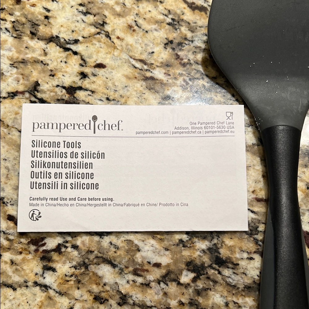 Pampered Chef Silicone Egg Turner - Picture 3 of 4